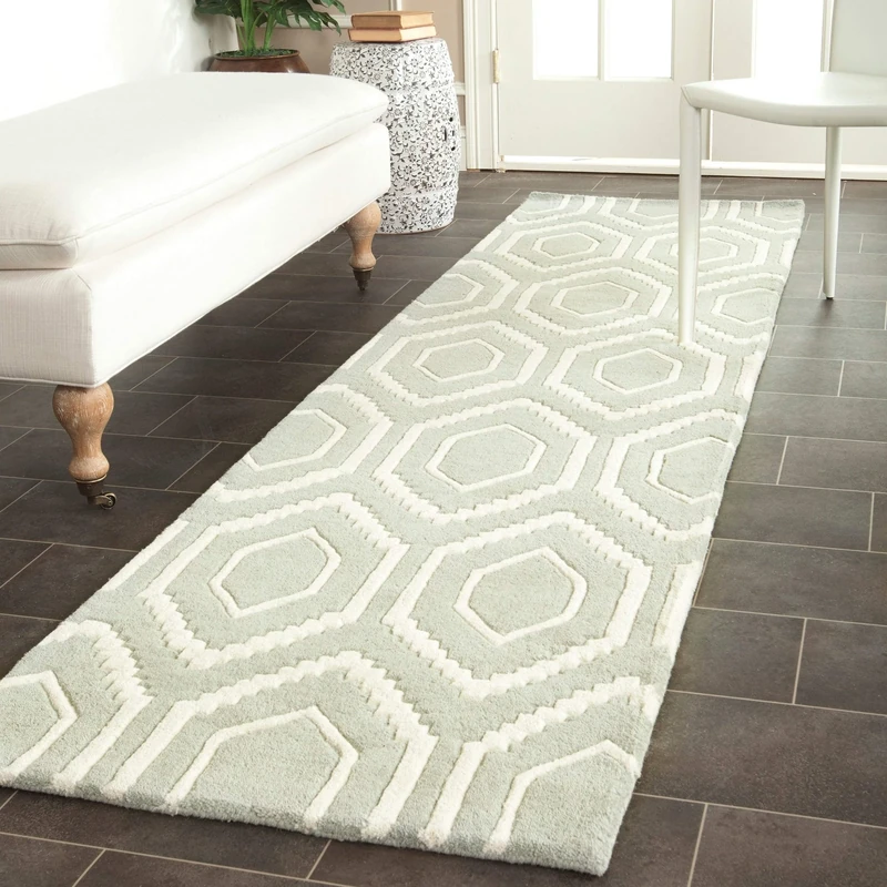 Safavieh Contemporary Indoor Hand Tufted Runner Area Rug, Chatham Collection, CHT731, in Grey / Ivory, 69 X 213 cm for Living Room, Bedroom or Any Indoor Space