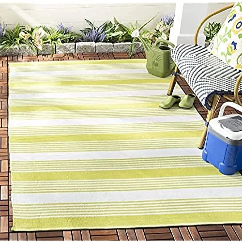 SAFAVIEH Eco-Friendly Rug for Living Room, Dining Room, Bedroom - Recycled Plastic Collection, Short Pile, in Green, 183 X 274 cm
