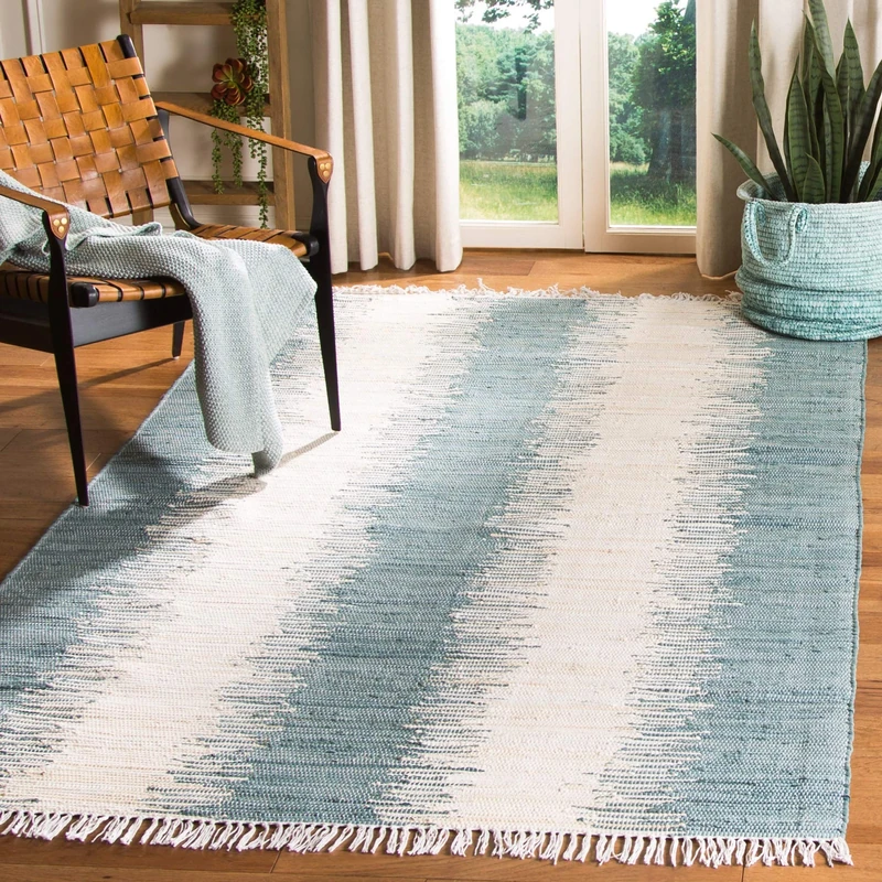 Safavieh Modern Indoor Flatweave Rectangle Area Rug, Montauk Collection, MTK751, in Blue, 152 X 244 cm for Living Room, Bedroom or Any Indoor Space