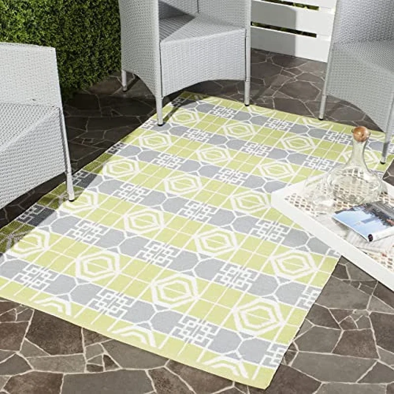 SAFAVIEH Eco-Friendly Rug for Living Room, Dining Room, Bedroom - Recycled Plastic Collection, Short Pile, in White and Grey, 152 X 244 cm