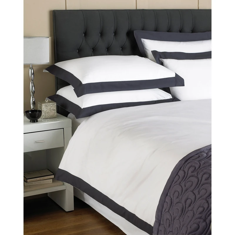 Riva Home Paoletti Harvard 200 Thread Count Percale Quilt Duvet Cover Bed Set Bedding, 100 Percent Cotton, White/Navy Blue, Double - Image 1