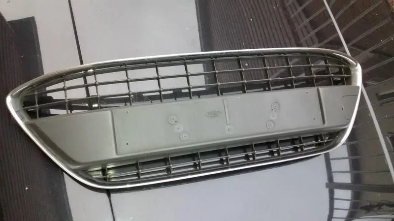 Ford 1550788 New Genuine Front Grill