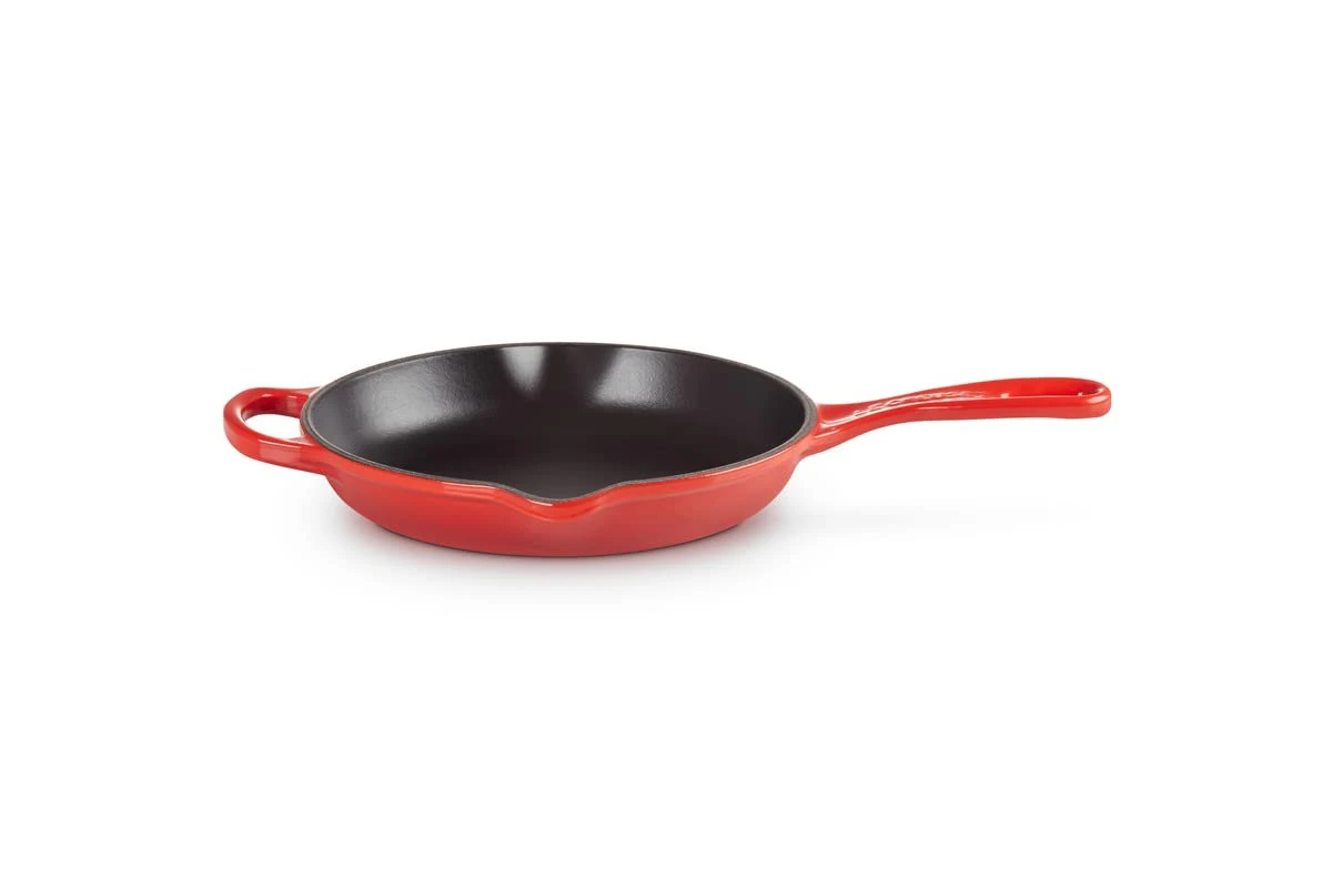 LE CREUSET Signature Enamelled Cast Iron Skillet Frying Pan with Helper Handle and Two Pouring Lips, 20 cm, Cerise, 20182200600422
