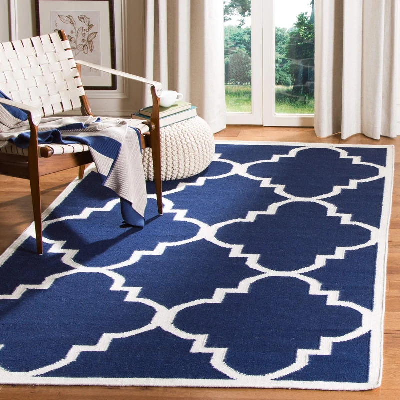 Safavieh Contemporary Indoor Flatweave Rectangle Area Rug, Dhurrie Collection, DHU633, in Navy / Ivory, 152 X 244 cm for Living Room, Bedroom or Any Indoor Space