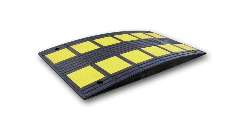 Viso SAFETY25 Speed Bump with Connecting Links - Image 1
