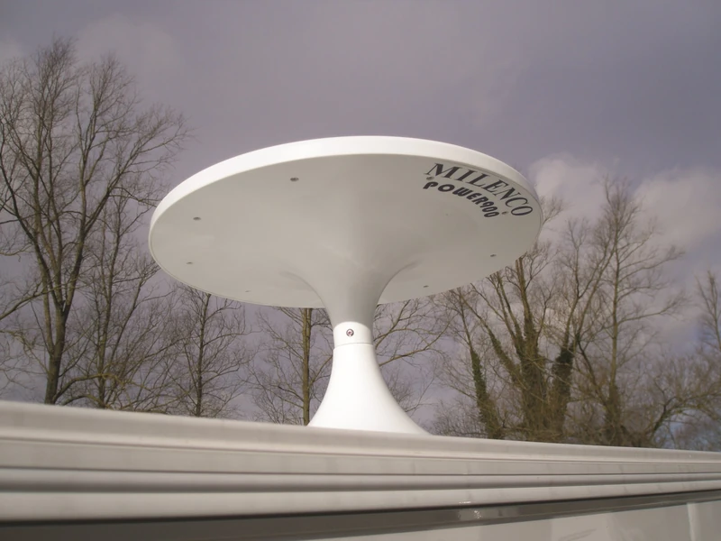 Milenco 4275 Omnidirectional Digital TV Antenna - 4G Compatible - Image 1