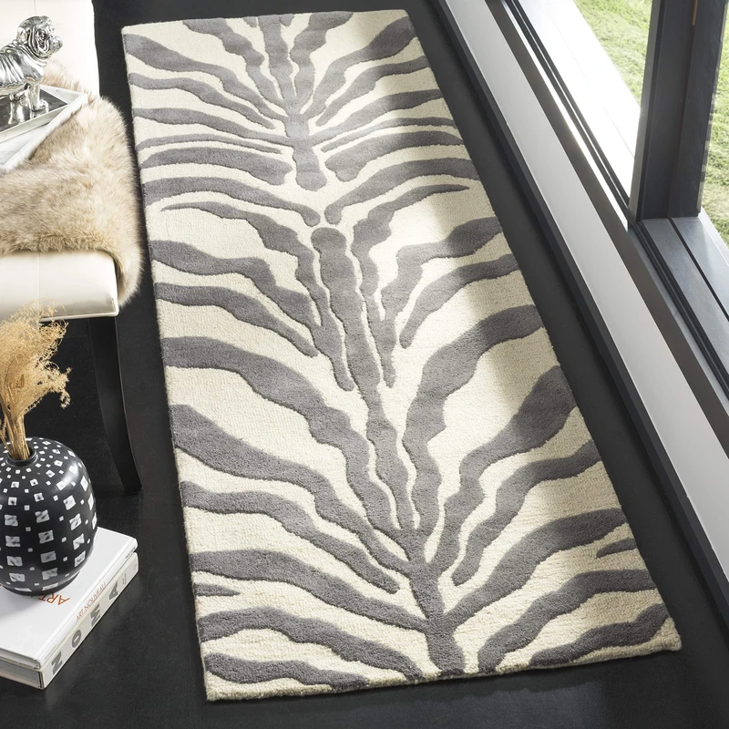 SAFAVIEH Zebra Rug for Living Room, Dining Room, Bedroom - Cambridge Collection, Short Pile, in Ivory and Dark Grey, 76 X 244 cm
