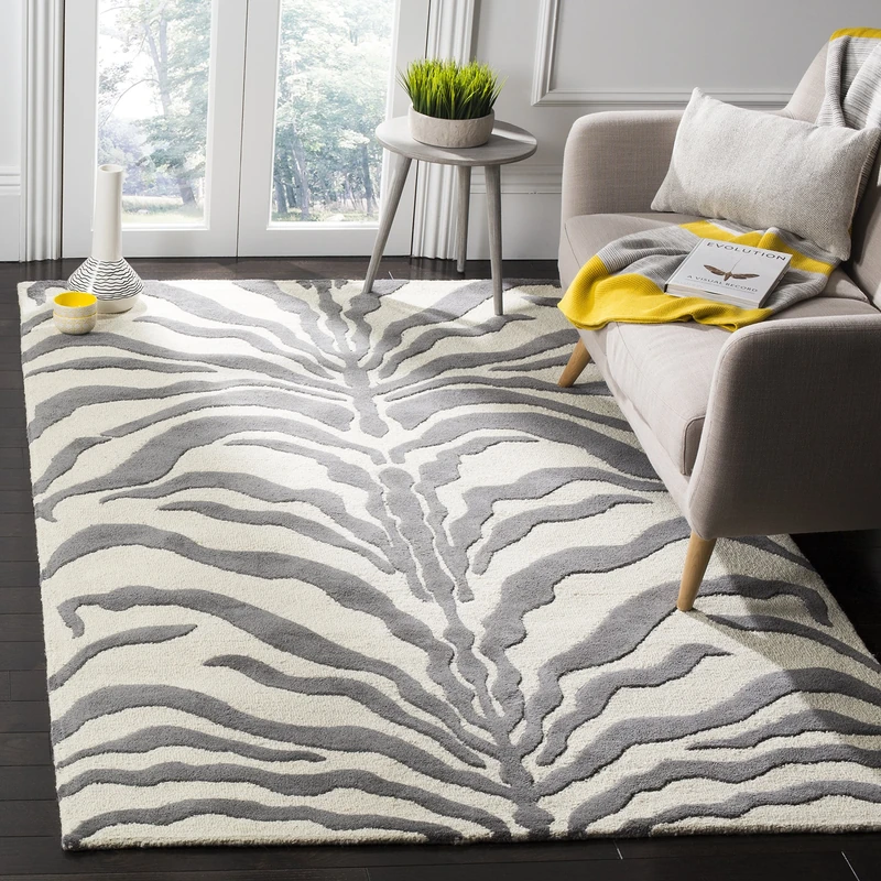 SAFAVIEH Zebra Rug for Living Room, Dining Room, Bedroom - Cambridge Collection, Short Pile, in Ivory and Dark Grey, 91 X 152 cm