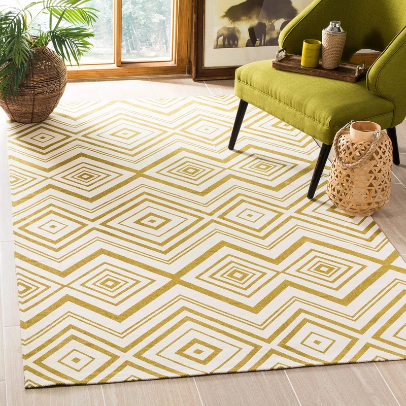SAFAVIEH Whimsical Rug for Living Room, Dining Room, Bedroom - Cedar Brook Collection, Short Pile, in Ivory and Citron, 152 X 244 cm