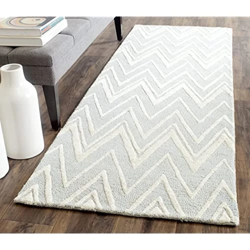 Safavieh Modern Indoor Hand Tufted Runner Area Rug, Cambridge Collection, CAM711, in Grey / Ivory, 76 X 244 cm for Living Room, Bedroom or Any Indoor Space