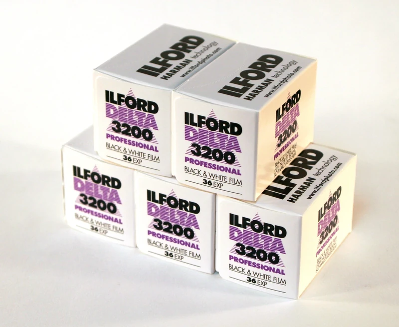 Ilford DELTA 3200-135/36 Black and White Film - Black and White Photo Film