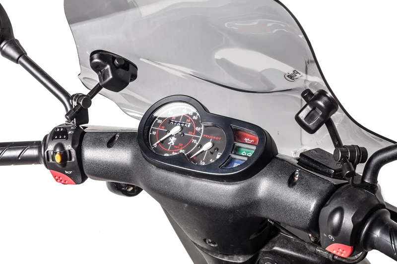 Puig 6251R Windshield for Suzuki Inazuma 2013-2014, Red, Medium