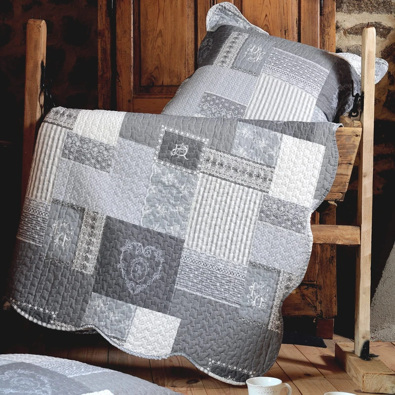 LOVELY CASA Arkansas Quilt 220 x 240 cm + 2 Polyester Pillowcases, polyester, gray, 240x220 cm - Image 1