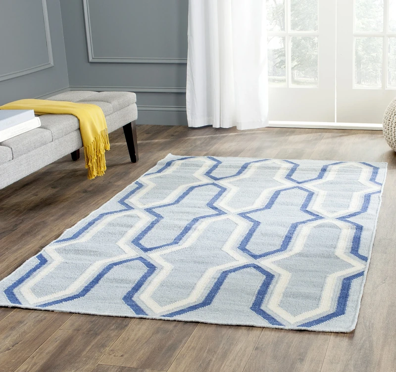 Safavieh Contemporary Indoor Flatweave Rectangle Area Rug, Dhurrie Collection, DHU559, in Light Blue / Dark Blue, 152 X 244 cm for Living Room, Bedroom or Any Indoor Space