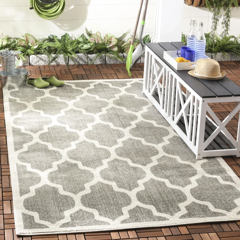 SAFAVIEH Geometric Rug for Living Room, Dining Room, Bedroom - Amherst Collection, Short Pile, in Dark Grey and Beige, 152 X 244 cm