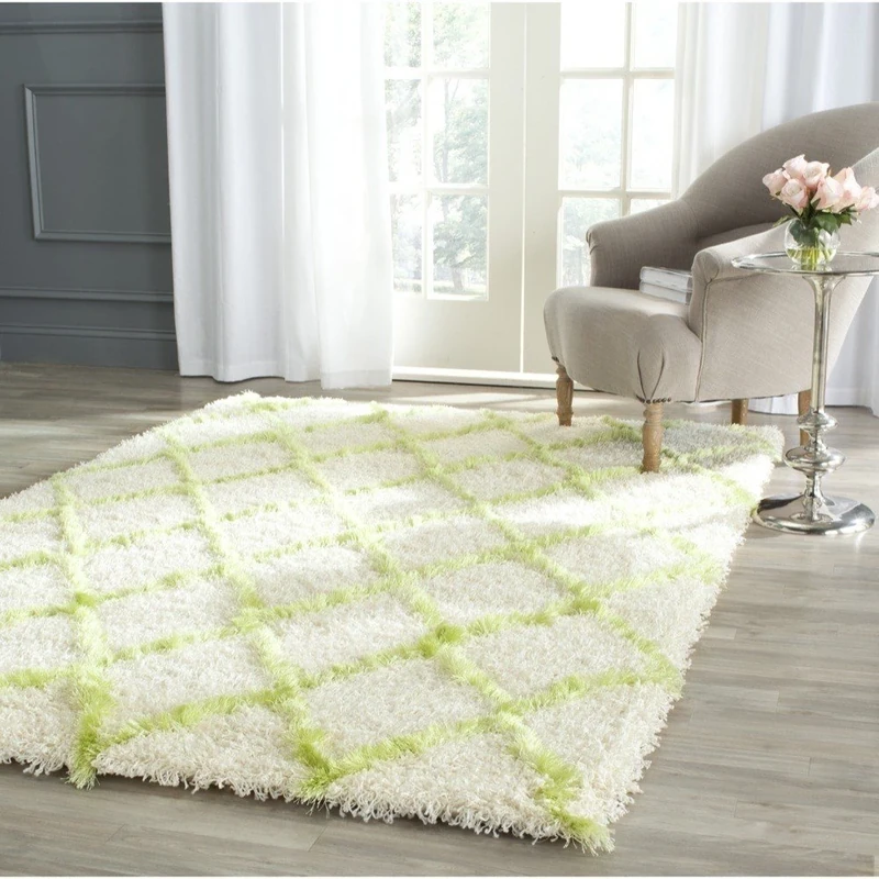 Safavieh Lolita Area Rug, Hand Tufted Soft Viscose Carpet in Beige, 121 X 182 cm