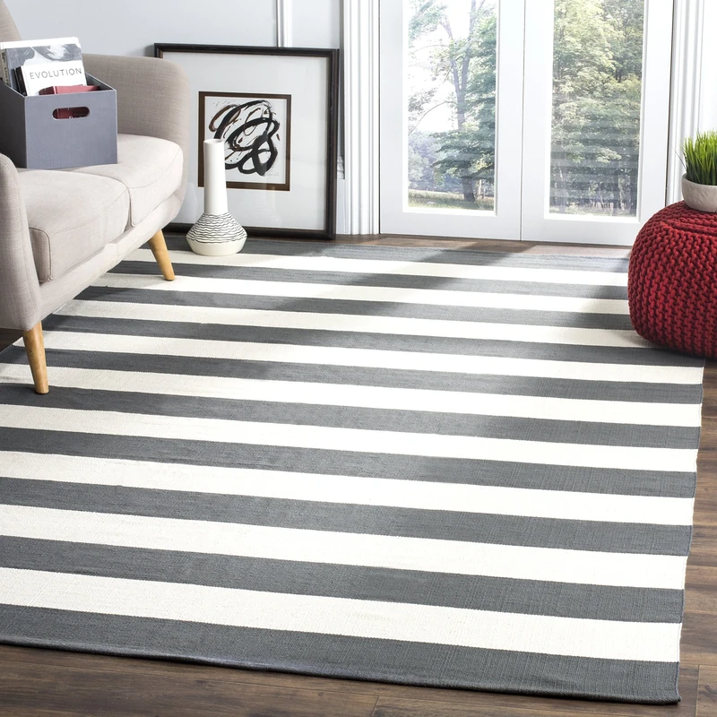 SAFAVIEH Modern Rug for Living Room, Dining Room, Bedroom - Montauk Collection, Short Pile, in Grey and Ivory, 152 X 244 cm