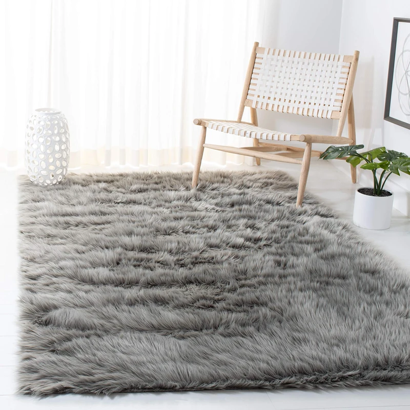 Safavieh Faux Sheepskin Indoor Woven Rectangle Area Rug, Faux Fur Collection, FSS235, in Grey, 183 X 274 cm for Living Room, Bedroom or Any Indoor Space