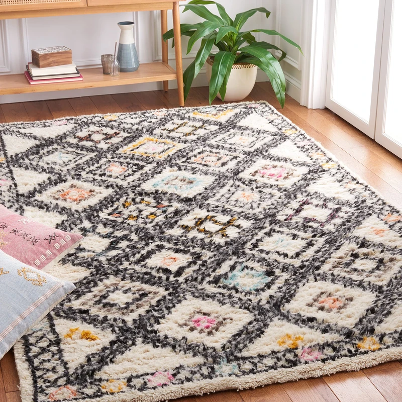 SAFAVIEH Moroccan Inspired Rug for Living Room, Dining Room, Bedroom - Kenya Collection, High Pile, in Natural and Multi, 183 X 274 cm