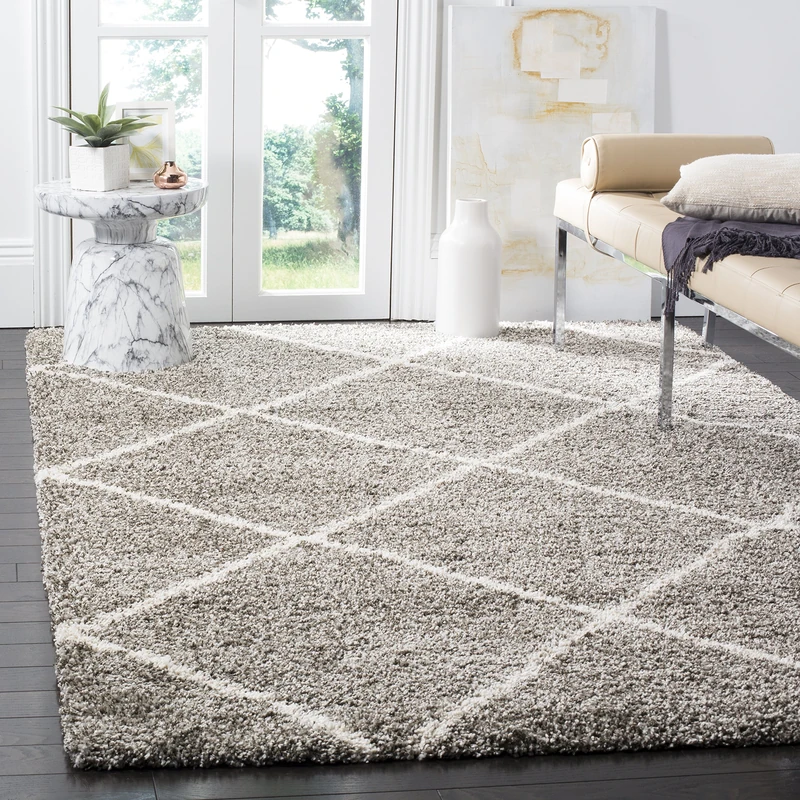 Safavieh Adeline Shag Rug, Woven Polypropylene Carpet in Grey / Ivory, 200 X 300 cm