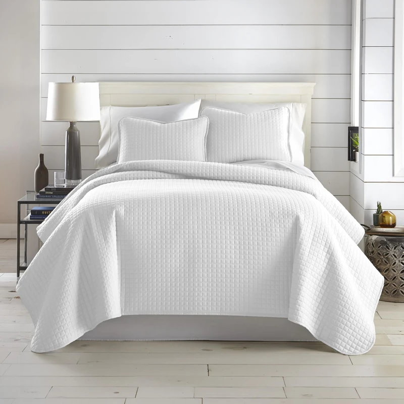 Southshore Fine Living, Inc. White Queen Quilt Bedding Set, Oversized Quilts Queen Size, Pet Hair Resistant Bedding, Coverlet Set with 2 Pillow Shams, Full Size Bedspread, Bright White