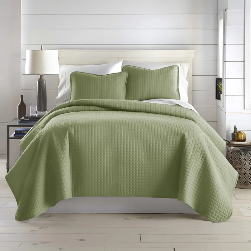 Southshore Fine Living, Inc. Oversized King Quilt Bedding Set, Pet Hair Resistant Bedding, Microfiber Lightweight Bedspread for Summer, Green Coverlet Set w/2 Pillow Shams, Sage Green Quilt King