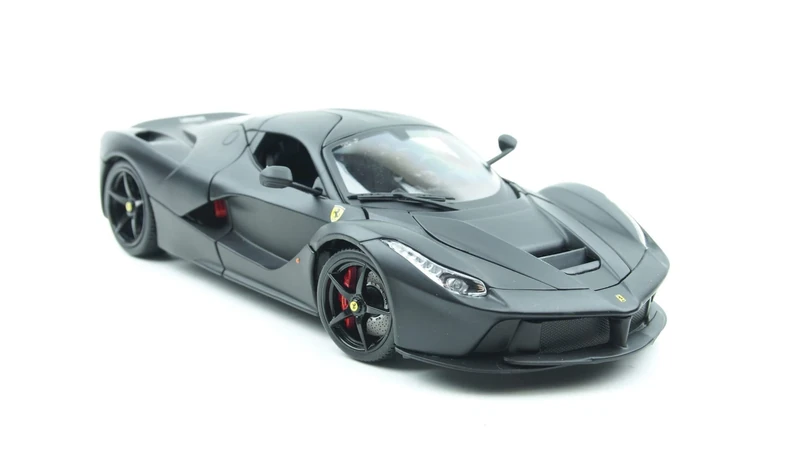 Tobar 1:18 Scale LaFerrari Model Car (Assorted colors)