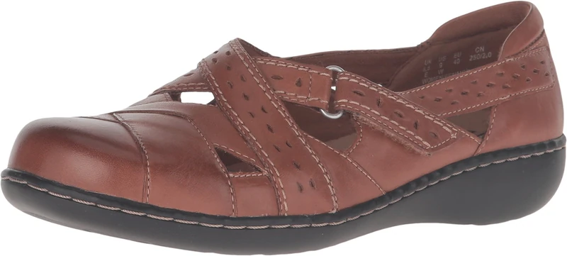 Clarks Women's Ashland Spin Q Slip-On Loafer, Tan, 7.5 UK