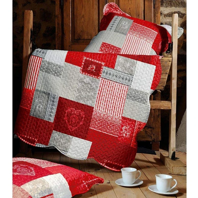Stof Lovely Casa Arkansas Quilt 220 x 240 cm + 2 Polyester Pillowcases, polyester, red, 240x220 cm - Image 1