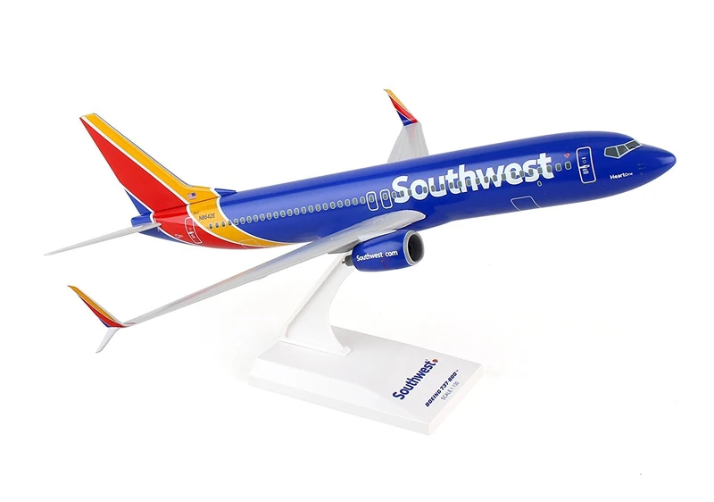 Daron Skymarks Southwest 737-800 1/130 New Livery Heart Model Kit - Image 1