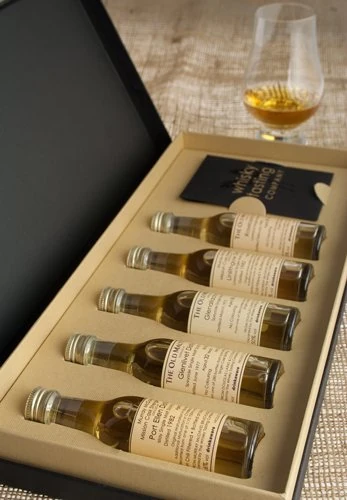 Hebridean Spirits & Liqueurs Whisky Tasting Set - Regions of Scotland - 5 x 30ml Malt Whiskies, Plus a Whisky Tasting Glass in Presentation Box