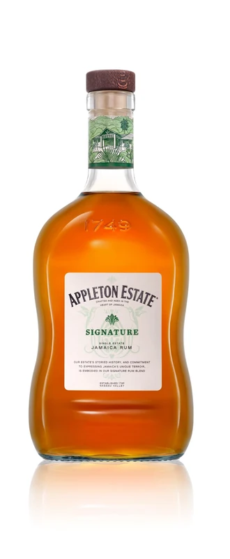Appleton Estate Signature Jamaica Rum 70 CL | 40% ABV | Bold and full-bodied with notes of orange peel, dried apricot and fresh peach, enjoy in a classic cocktail