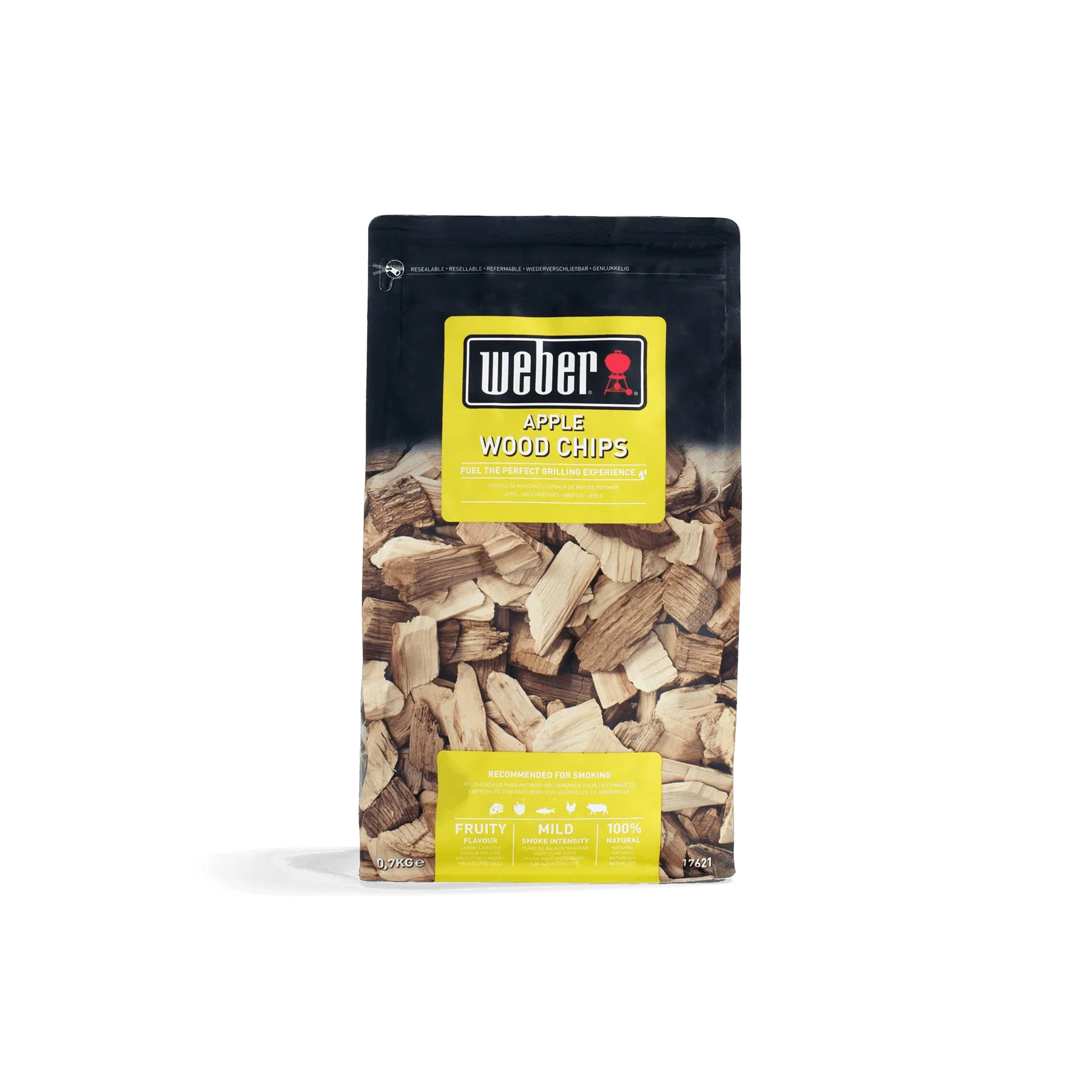 Weber Applewood Smoking Chips (700g Pack) - subtle aroma, ideal for cheese, vegetables, fish, poultry, pork & game, EU product, sustainably sourced, FSC certified wood (17621)