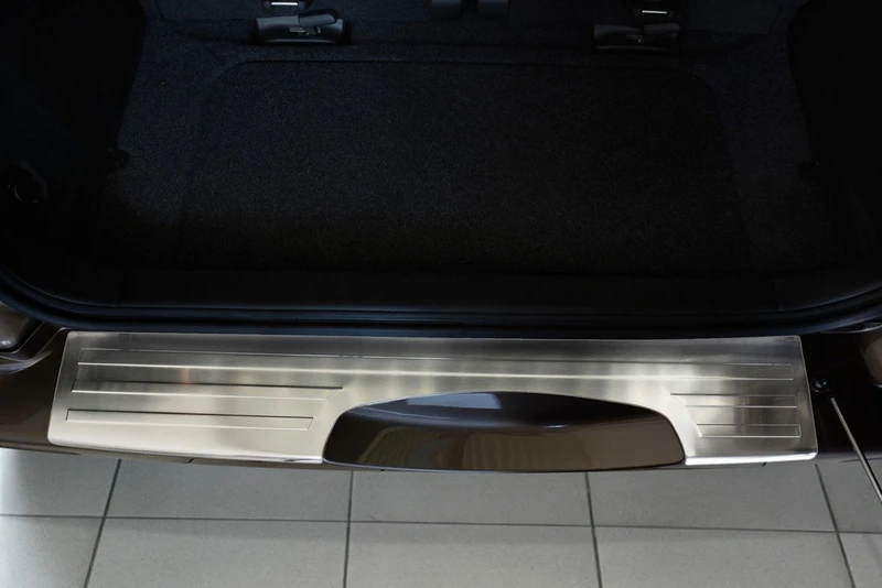 Avisa Stainless Steel Rear Bumper Protector Compatible with Suzuki Grand Vitara II 5-Door 2006- (with Spare Wheel) - Image 1
