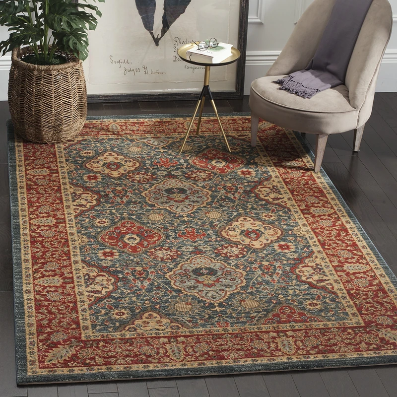 SAFAVIEH Traditional Rug for Living Room, Dining Room, Bedroom - Mahal Collection, Short Pile, in Navy and Red, 122 X 170 cm