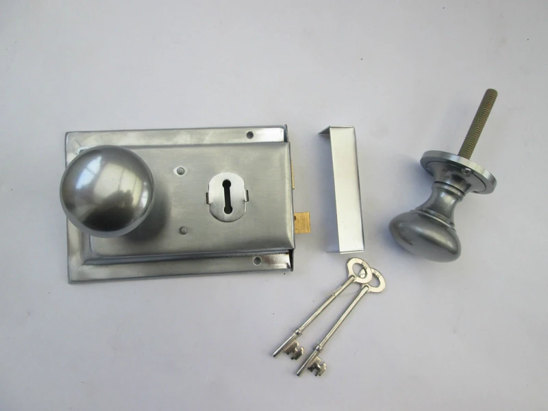 IRONMONGERY WORLD®Victorian Style 1920s Rim Door Lock & Rim KNOB Set Handles SHED Door Bedroom Set Dual Handed Right and Left (Satin Chrome)