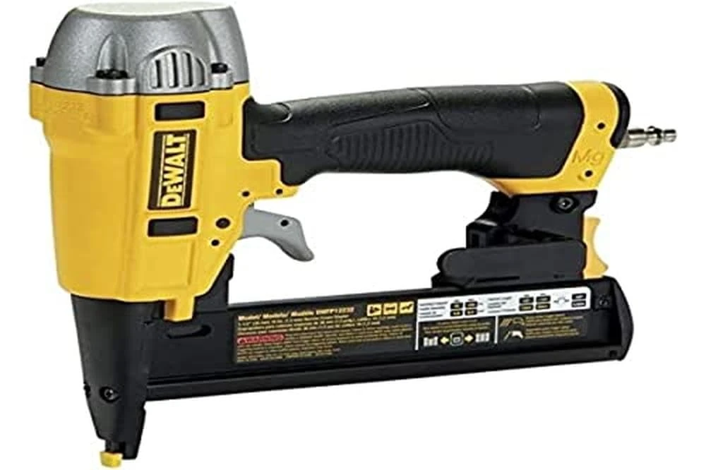 DEWALT DPSSX38-XJ - Grapadora para grapas