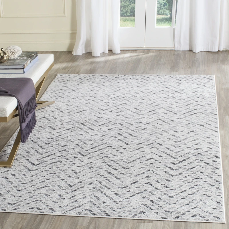 Safavieh Chevron Rug for Living Room, Dining Room, Bedroom - Adirondack Collection, Short Pile, in Ivory and Charcoal, 122 X 183 cm