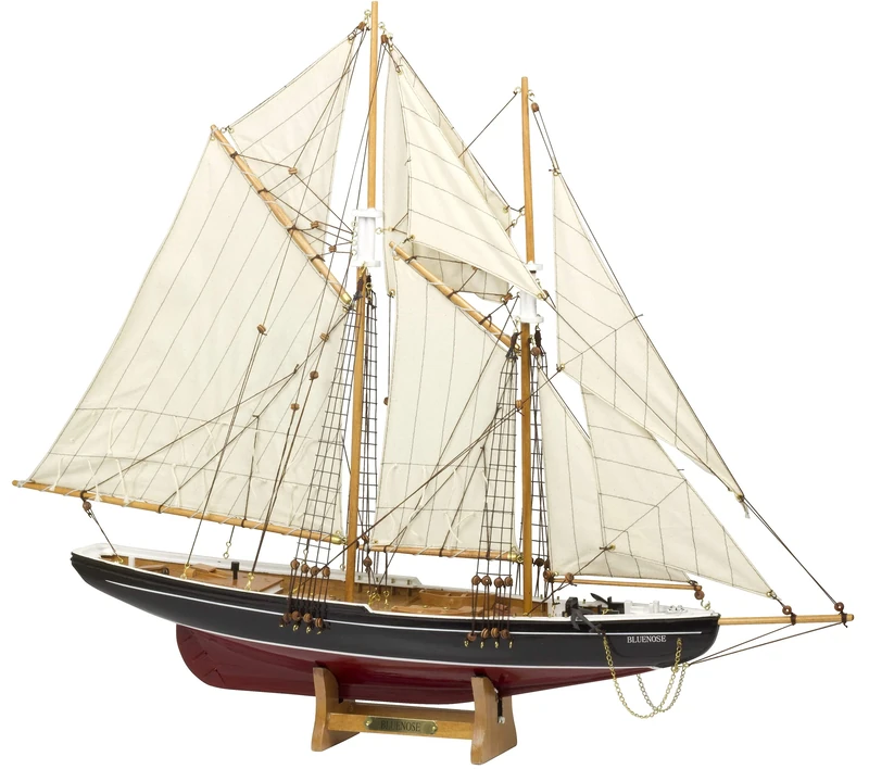 Blue Nose Model Yacht, 80 cm - Image 1