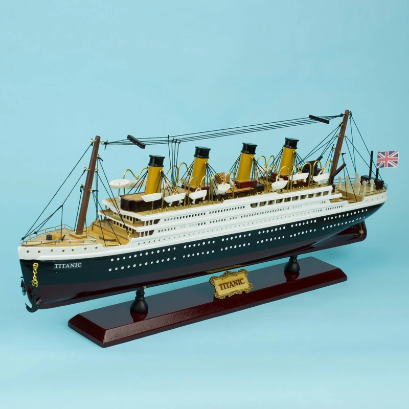RMS Titanic, 55 cm - Image 1
