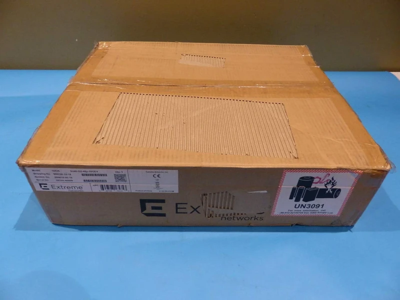 Trust Extreme Networks ExtremeSwitching X440-G2 X440-G2-48p-10GE4 - Managed Switch - 48 x 10/100/1000 PoE+ + 2 x 1/10 Gigabit SFP+ + 4 x Gigabit SFP Combo - Rack-mountable - Burgundy Metal Case - Image 1
