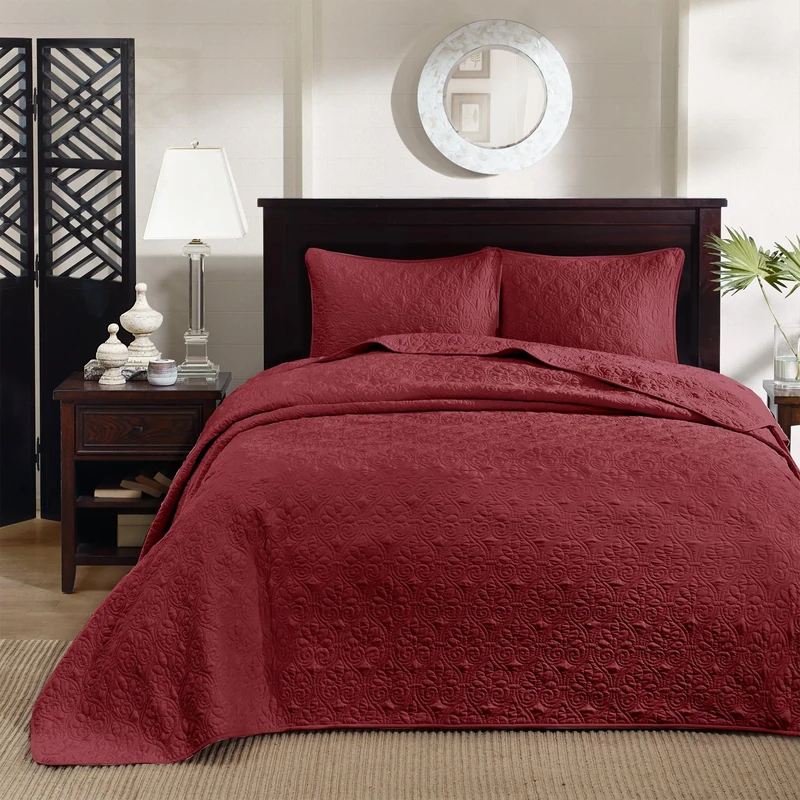 Madison Park All Season, Lightweight Coverlet Bedspread Bedding Set, Matching Shams, Microfiber, Red, Queen(102"x118")