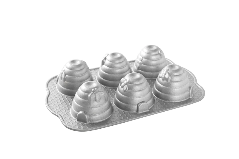 Nordic Ware 90737 Beehive 3D Cakelets Pan Silver