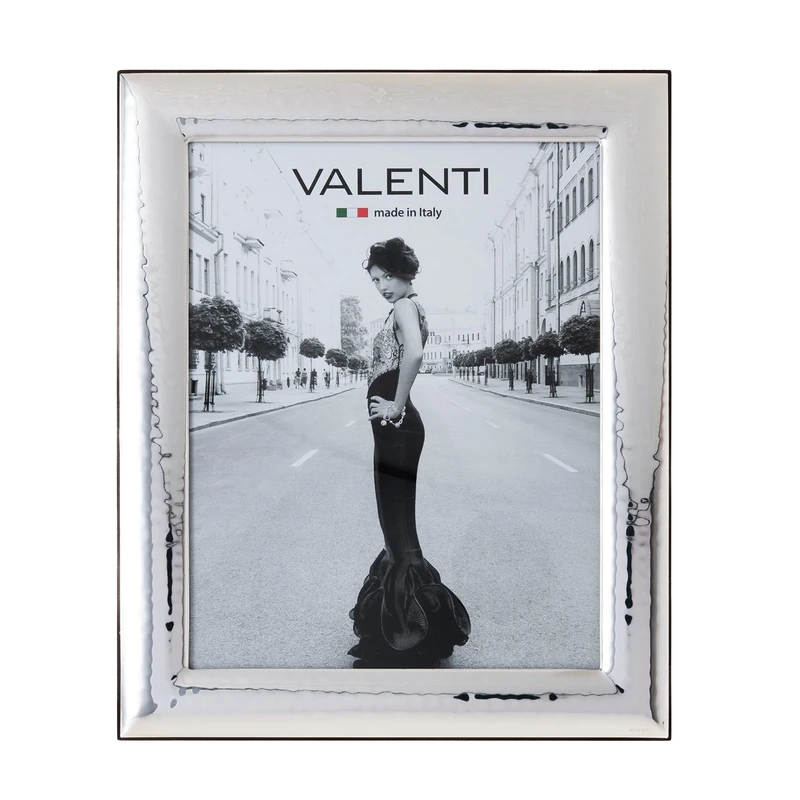 Valenti&Co - Polished Silver Hammered Photo Frame, 20 x 25 cm, Ideal as a Gift for Wedding, Birthday of Friends, or for Mom and Dad.