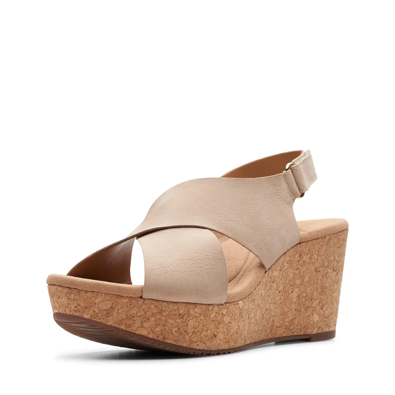 Clarks Women's Annadel Eirwyn Wedge Sandal, Sand, 8 UK