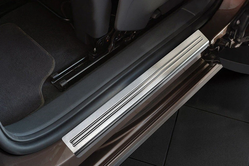 Avisa Inox door sill protectors compatible with Volkswagen Sharan II / Seat Alhambra II 2010- - 'Special Edition' - 4-pieces - Image 1