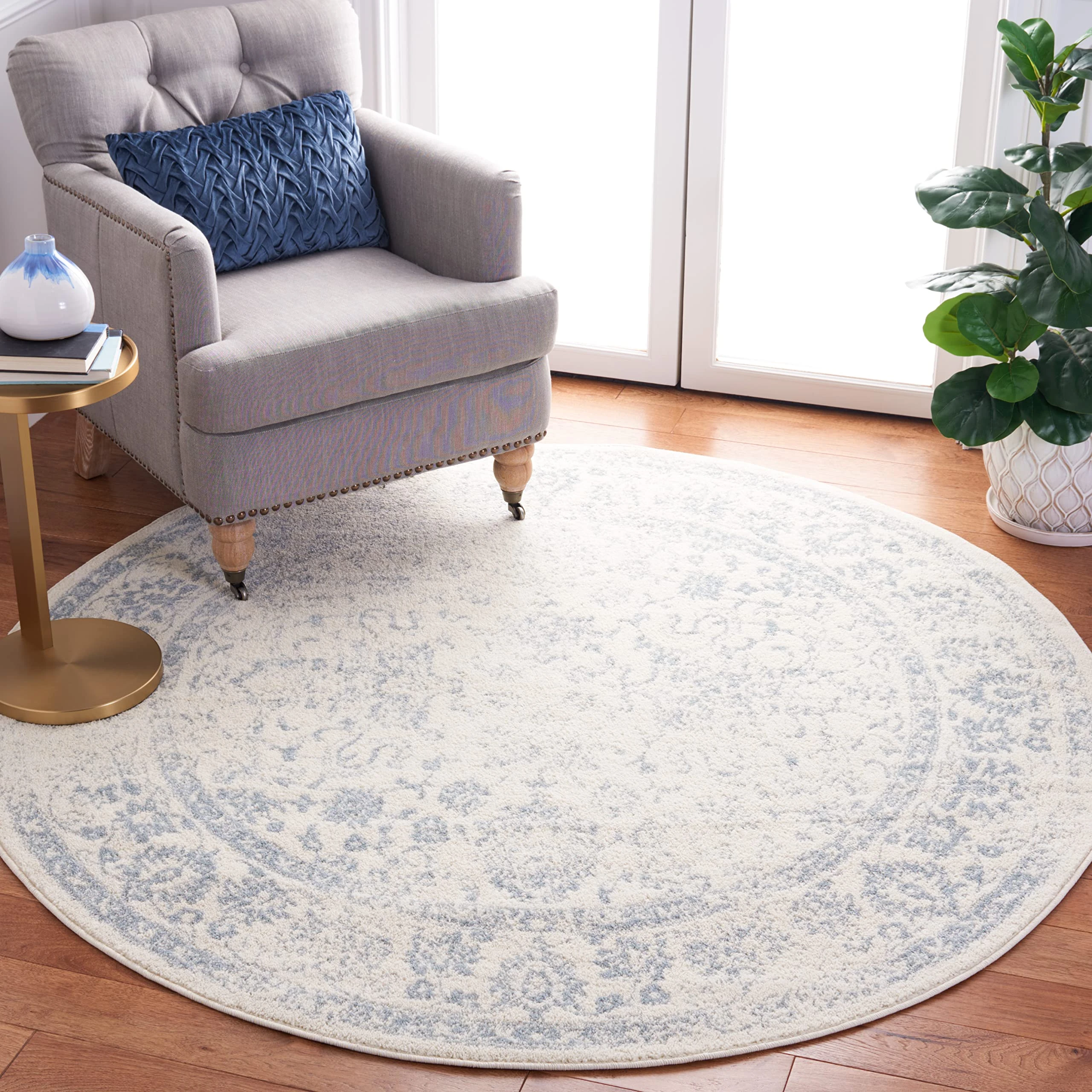 SAFAVIEH Adirondack Collection Area Rug - 8' Round, Ivory & Slate, Oriental Distressed Design, Non-Shedding & Easy Care, Ideal for High Traffic Areas in Living Room, Bedroom (ADR109S)