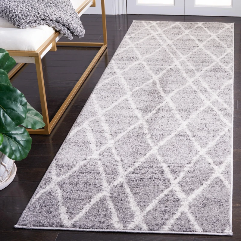 Safavieh Contemporary Rug for Living Room, Dining Room, Bedroom - Adirondack Collection, Short Pile, in Ivory and Silver, 76 X 244 cm