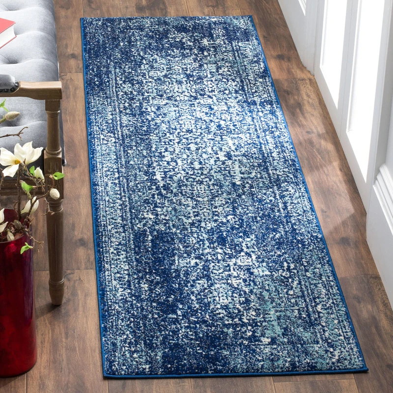 Safavieh Traditional Rug for Living Room, Dining Room, Bedroom - Evoke Collection, Short Pile, in Navy and Ivory, 62 X 240 cm