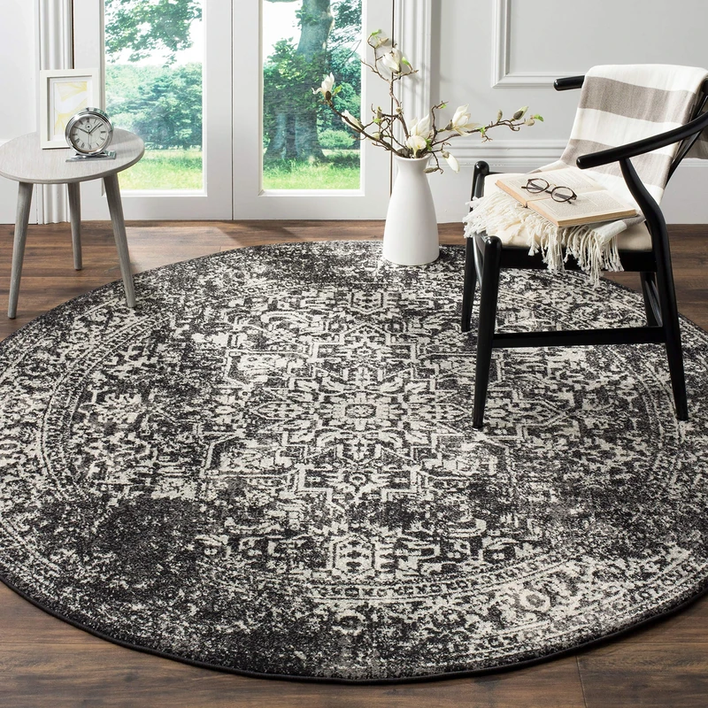 Safavieh Traditional Rug for Living Room, Dining Room, Bedroom - Evoke Collection, Short Pile, in Black and Grey, 200 x 200 cm